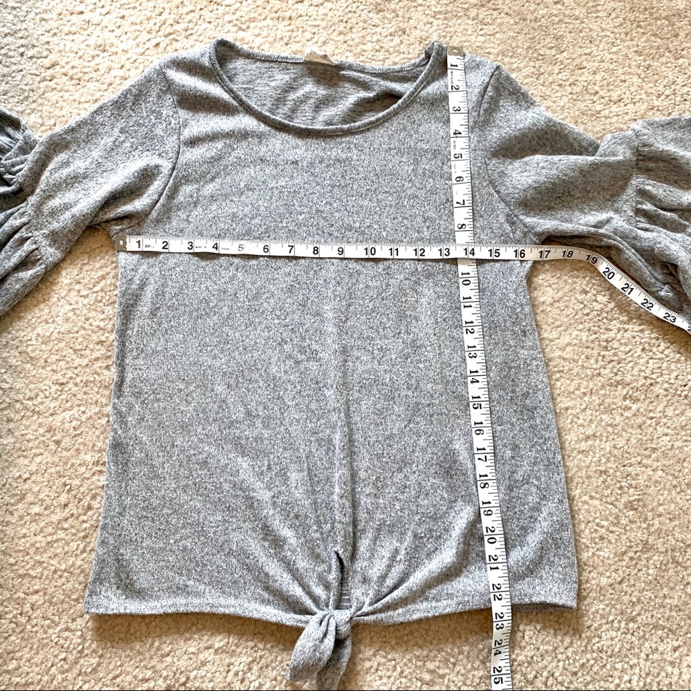 CAUTION TO THE WIND Knot Front Knit Top—SZ. Small - Picture 11 of 11
